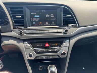 Hyundai Elantra 2017 - Thumbnail 13